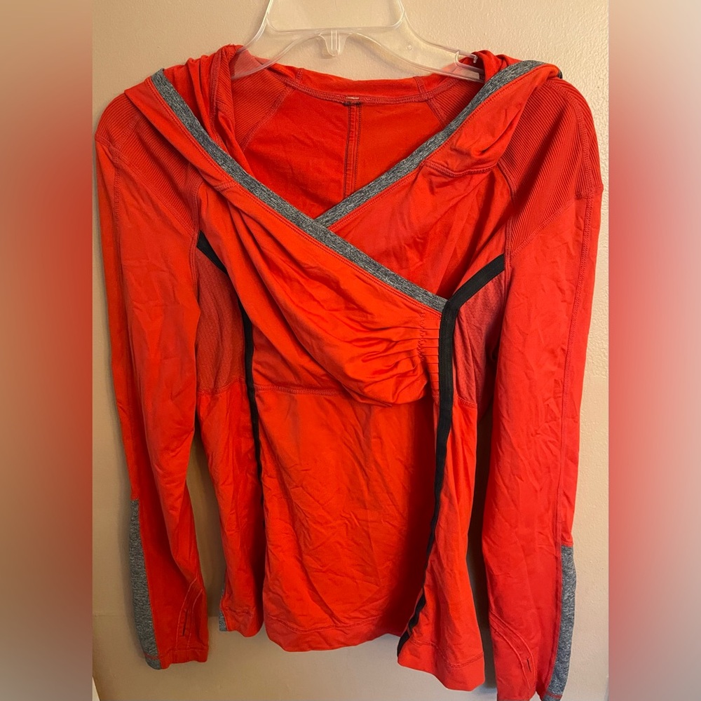 Lululemon Run For Your Life Long Sleeve Running Top Pullover Ponytail Hole 4 M/L